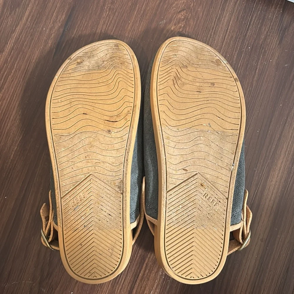 Reef Clogs - Picture 2 of 6